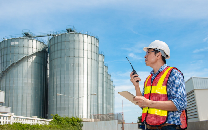 Encourage Near Miss Reporting to Improve Worker Safety detail