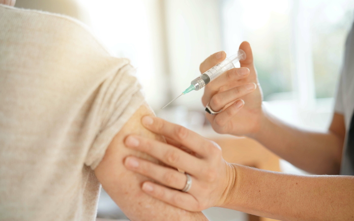 Get Everyone Vaccinated Before January 4th Deadline detail
