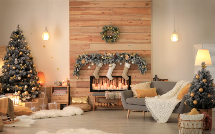 Safe Holiday Decorating Tips DETAIL